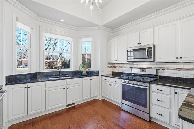 1742 Waterleaf Dr, Franklin Park, PA 15143