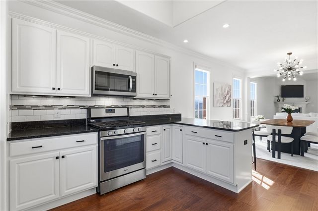 1742 Waterleaf Dr, Franklin Park, PA 15143