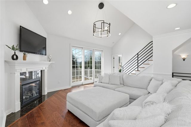 1742 Waterleaf Dr, Franklin Park, PA 15143