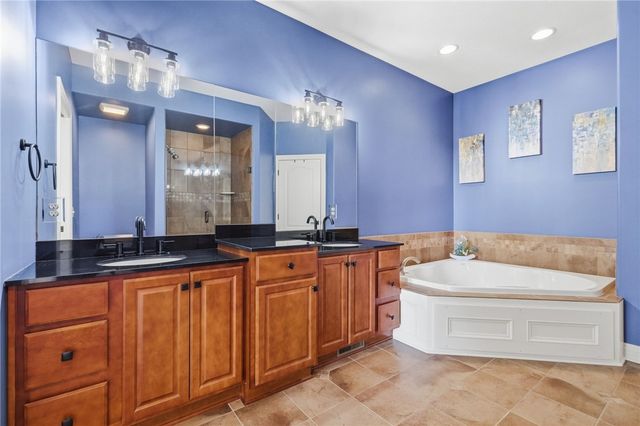 1742 Waterleaf Dr, Franklin Park, PA 15143