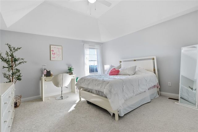 1742 Waterleaf Dr, Franklin Park, PA 15143