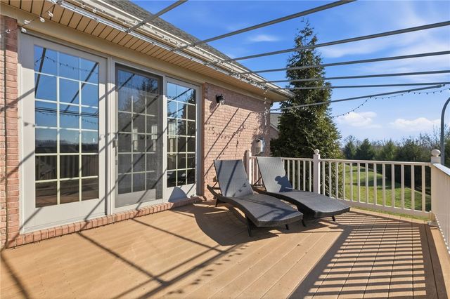 1742 Waterleaf Dr, Franklin Park, PA 15143