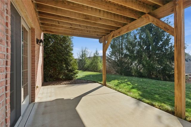 1742 Waterleaf Dr, Franklin Park, PA 15143