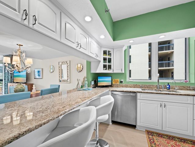 1075 GULF OF MEXICO DRIVE 205, Longboat Key, FL 34228