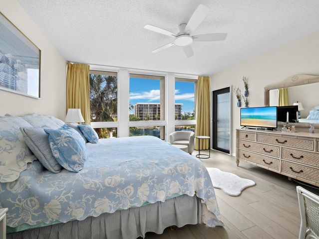 1075 GULF OF MEXICO DRIVE 205, Longboat Key, FL 34228
