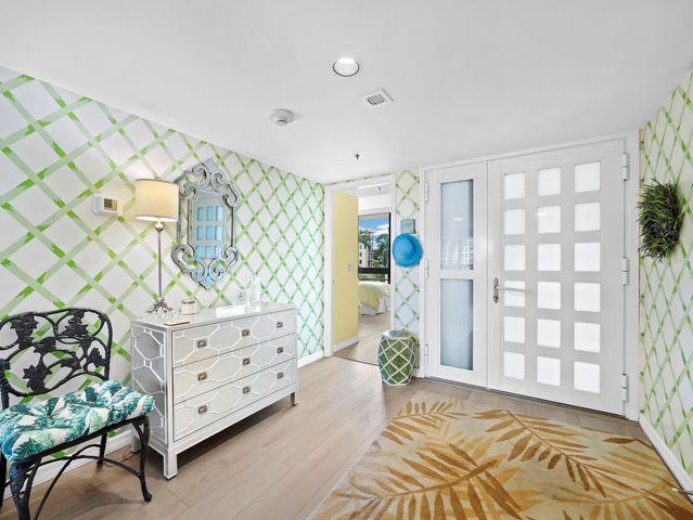 1075 GULF OF MEXICO DRIVE 205, Longboat Key, FL 34228