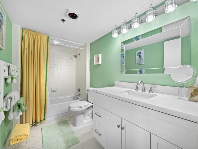 1075 GULF OF MEXICO DRIVE 205, Longboat Key, FL 34228