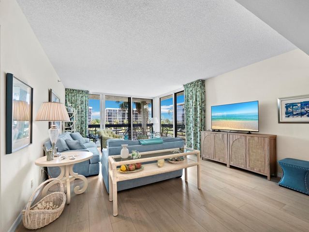1075 GULF OF MEXICO DRIVE 205, Longboat Key, FL 34228