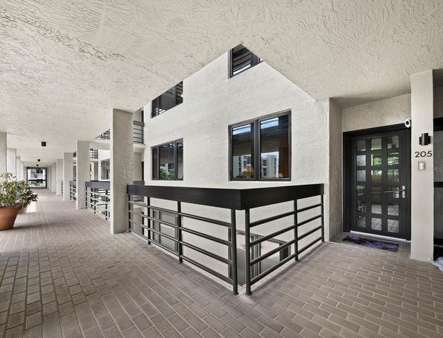 1075 GULF OF MEXICO DRIVE 205, Longboat Key, FL 34228
