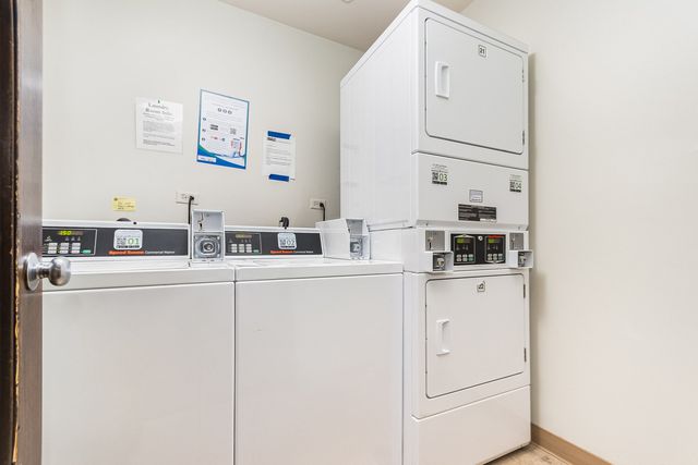 6165 Knoll Wood Court 302, Willowbrook, IL 60527