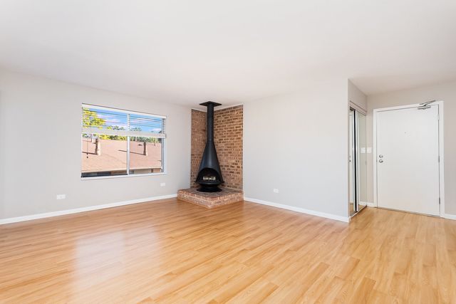 6165 Knoll Wood Court 302, Willowbrook, IL 60527