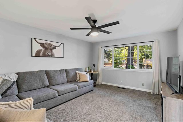 24662 Harrison St, Foresthill, CA 95631