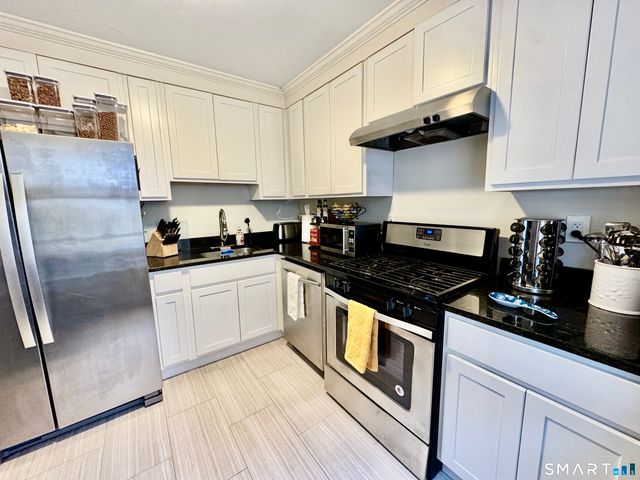 71 Strawberry Hill Avenue 421, Stamford, CT 06902
