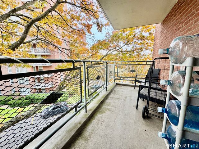 71 Strawberry Hill Avenue 421, Stamford, CT 06902