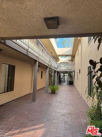 15215 Magnolia Boulevard 110, Sherman Oaks, CA 91403