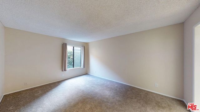 15215 Magnolia Boulevard 110, Sherman Oaks, CA 91403