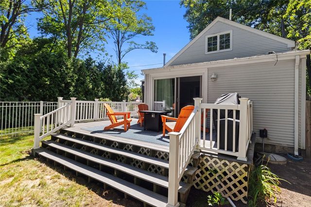 11 N Shore Street, Warwick, RI 02889