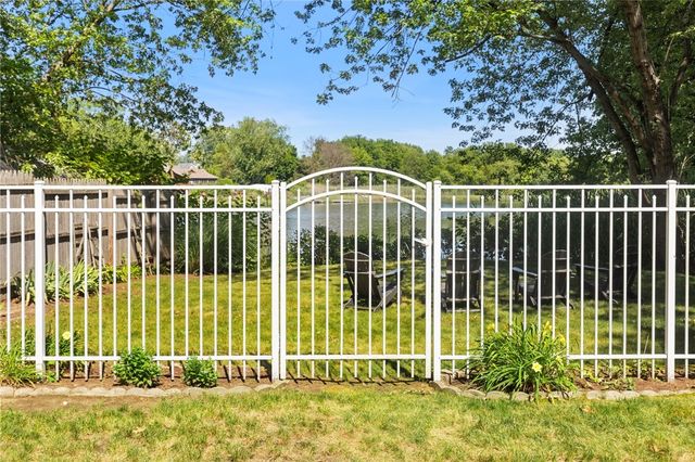 11 N Shore Street, Warwick, RI 02889