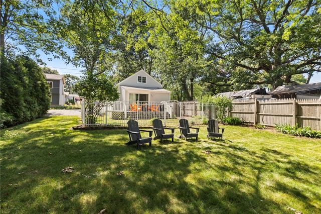 11 N Shore Street, Warwick, RI 02889