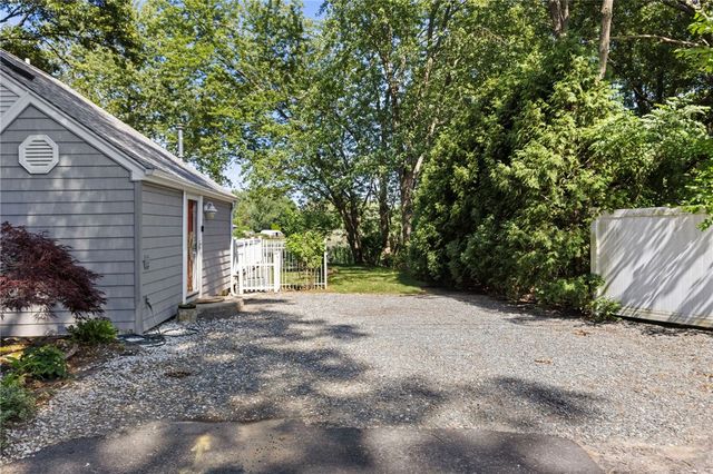 11 N Shore Street, Warwick, RI 02889
