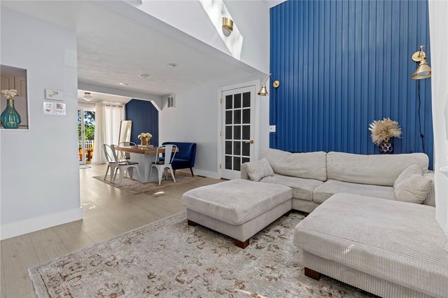 11 N Shore Street, Warwick, RI 02889