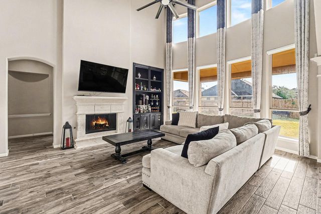 9735 Clear Diamond Drive, Rosharon, TX 77583