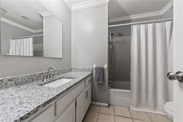 8019 N Brooklyn Avenue, Kansas City, MO 64118
