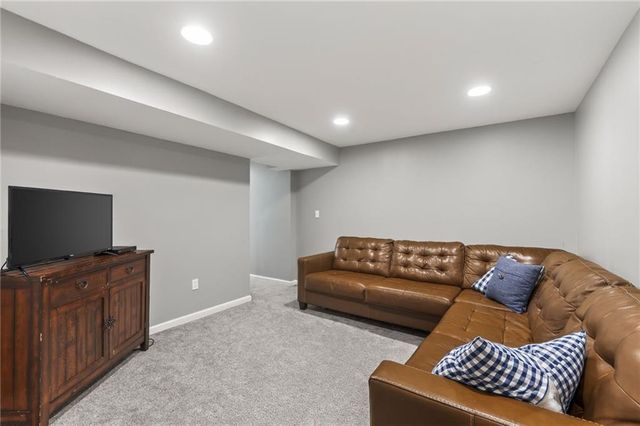 8019 N Brooklyn Avenue, Kansas City, MO 64118