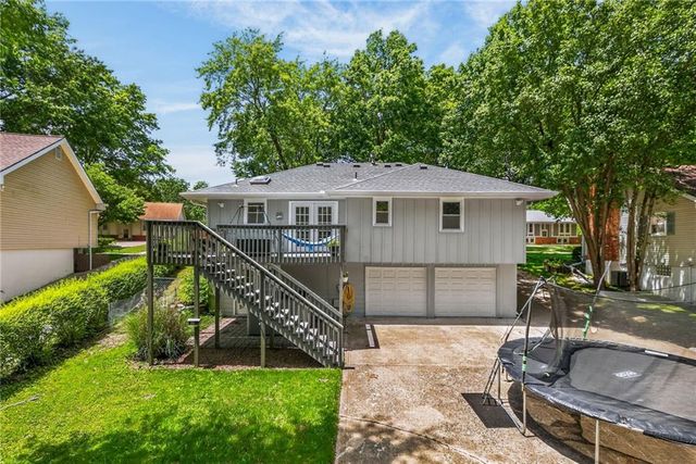 8019 N Brooklyn Avenue, Kansas City, MO 64118