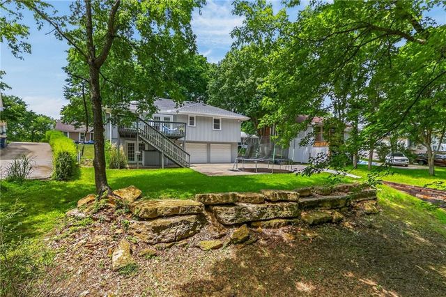 8019 N Brooklyn Avenue, Kansas City, MO 64118