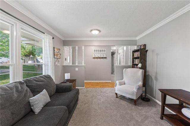 8019 N Brooklyn Avenue, Kansas City, MO 64118