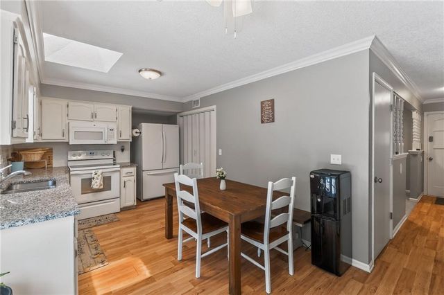 8019 N Brooklyn Avenue, Kansas City, MO 64118