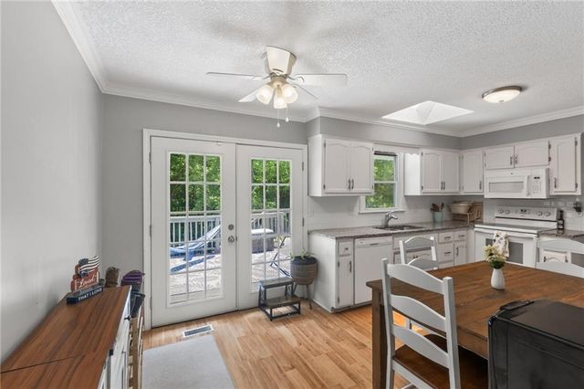 8019 N Brooklyn Avenue, Kansas City, MO 64118