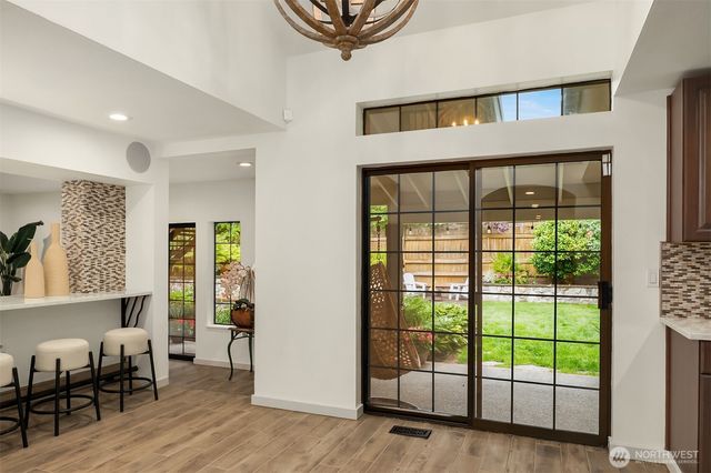 524 7th Ave, Kirkland, WA 98033