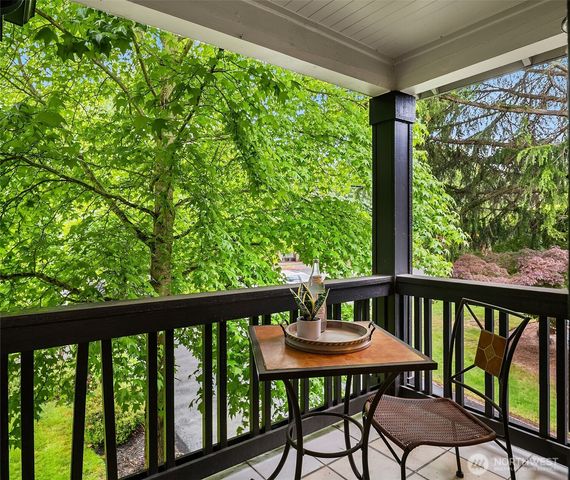 524 7th Ave, Kirkland, WA 98033