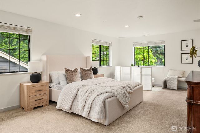 524 7th Ave, Kirkland, WA 98033
