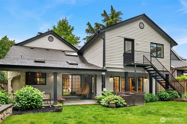 524 7th Ave, Kirkland, WA 98033