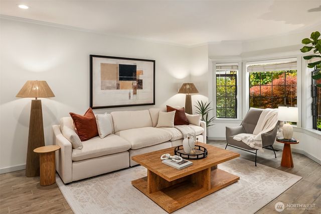 524 7th Ave, Kirkland, WA 98033