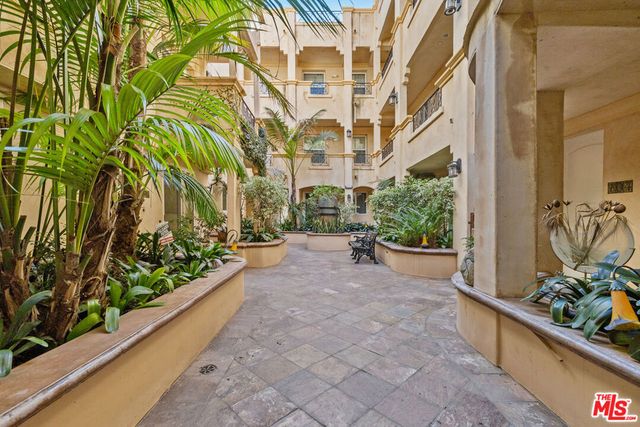 16123 W Sunset Boulevard 103, Pacific Palisades, CA 90272