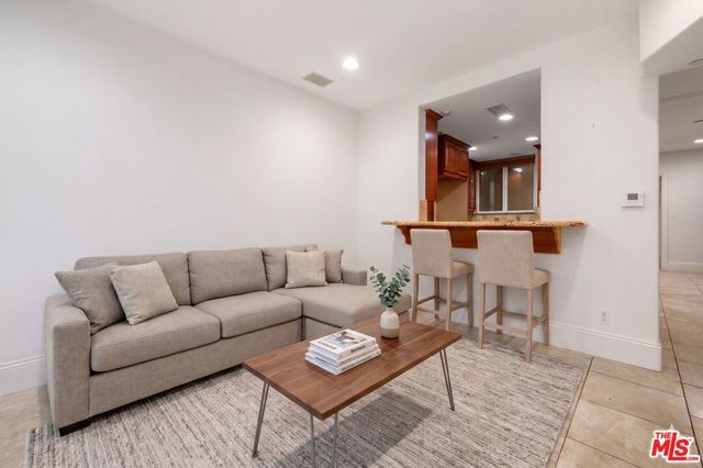 16123 W Sunset Boulevard 103, Pacific Palisades, CA 90272