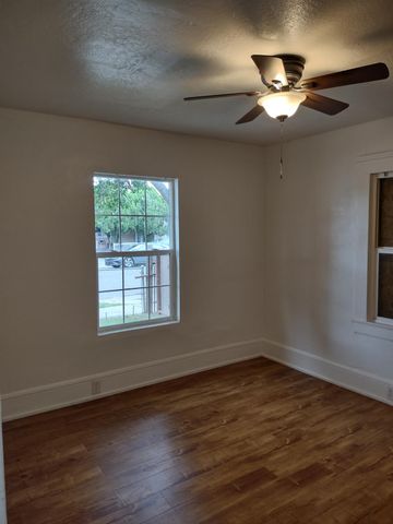 2365 E Church St, Stockton, CA 95205