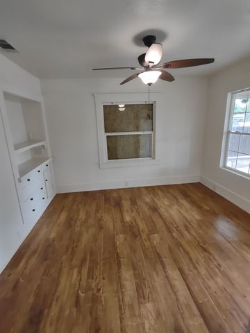 2365 E Church St, Stockton, CA 95205