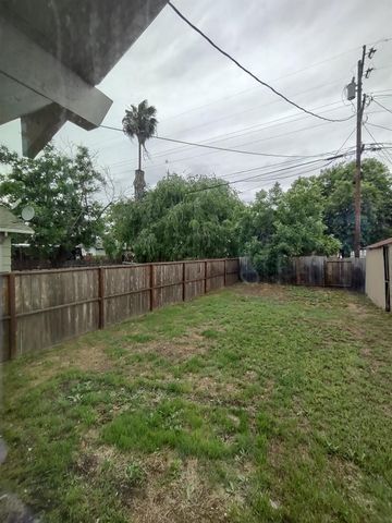 2365 E Church St, Stockton, CA 95205