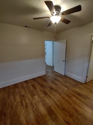 2365 E Church St, Stockton, CA 95205