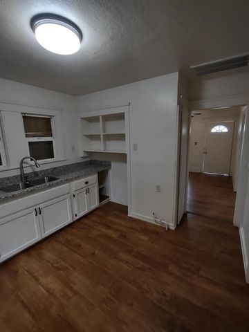 2365 E Church St, Stockton, CA 95205