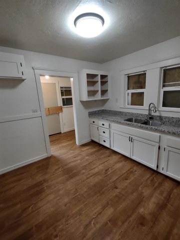 2365 E Church St, Stockton, CA 95205