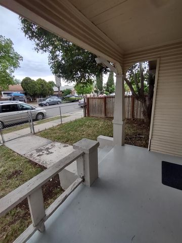 2365 E Church St, Stockton, CA 95205