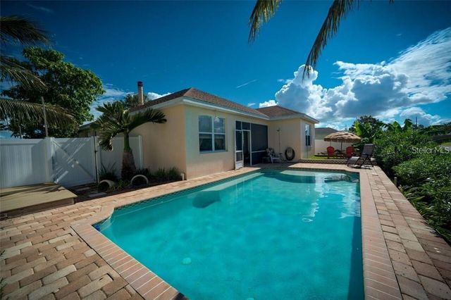 6614 64TH, Bradenton, FL 34203