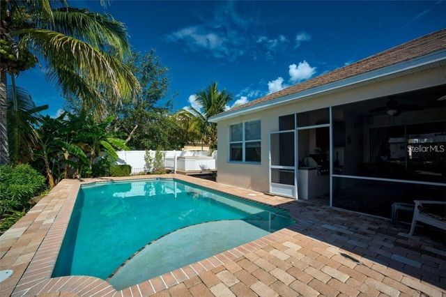 6614 64TH, Bradenton, FL 34203