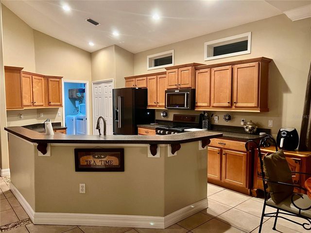 6614 64TH, Bradenton, FL 34203